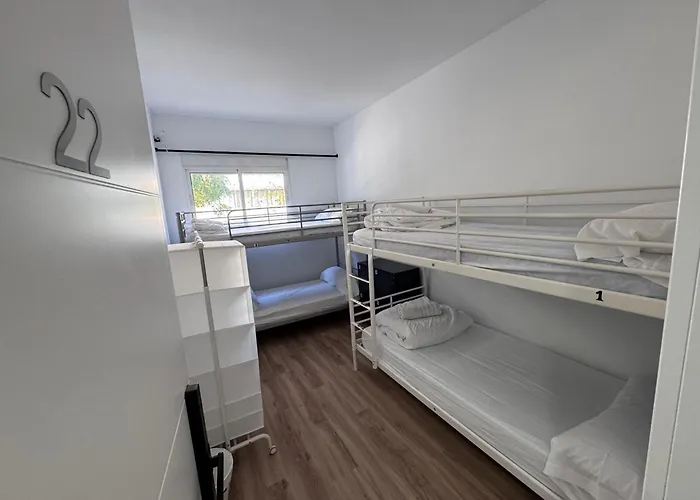 Md לינה וארוחת בוקר טורמולינוס