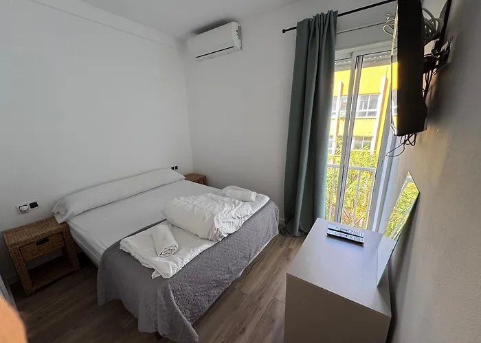 לינה וארוחת בוקר Md *