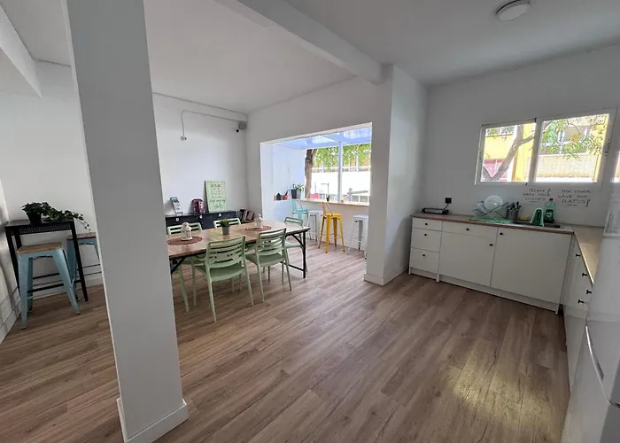 Md לינה וארוחת בוקר טורמולינוס