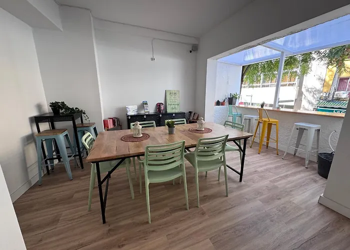 לינה וארוחת בוקר Md טורמולינוס